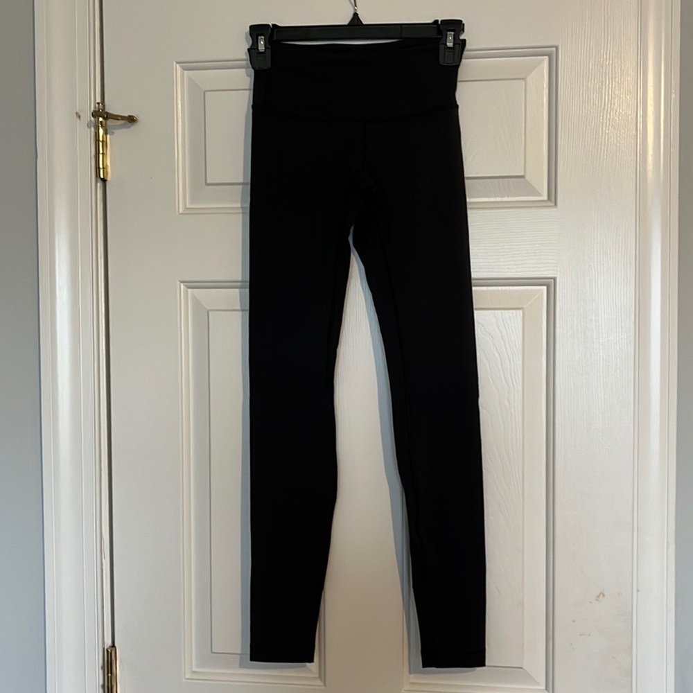 Lululemon Women’s Black Leggings Size 2